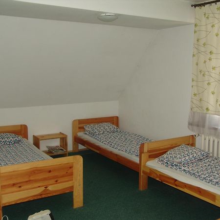 Hostel Victoria Краков Экстерьер фото