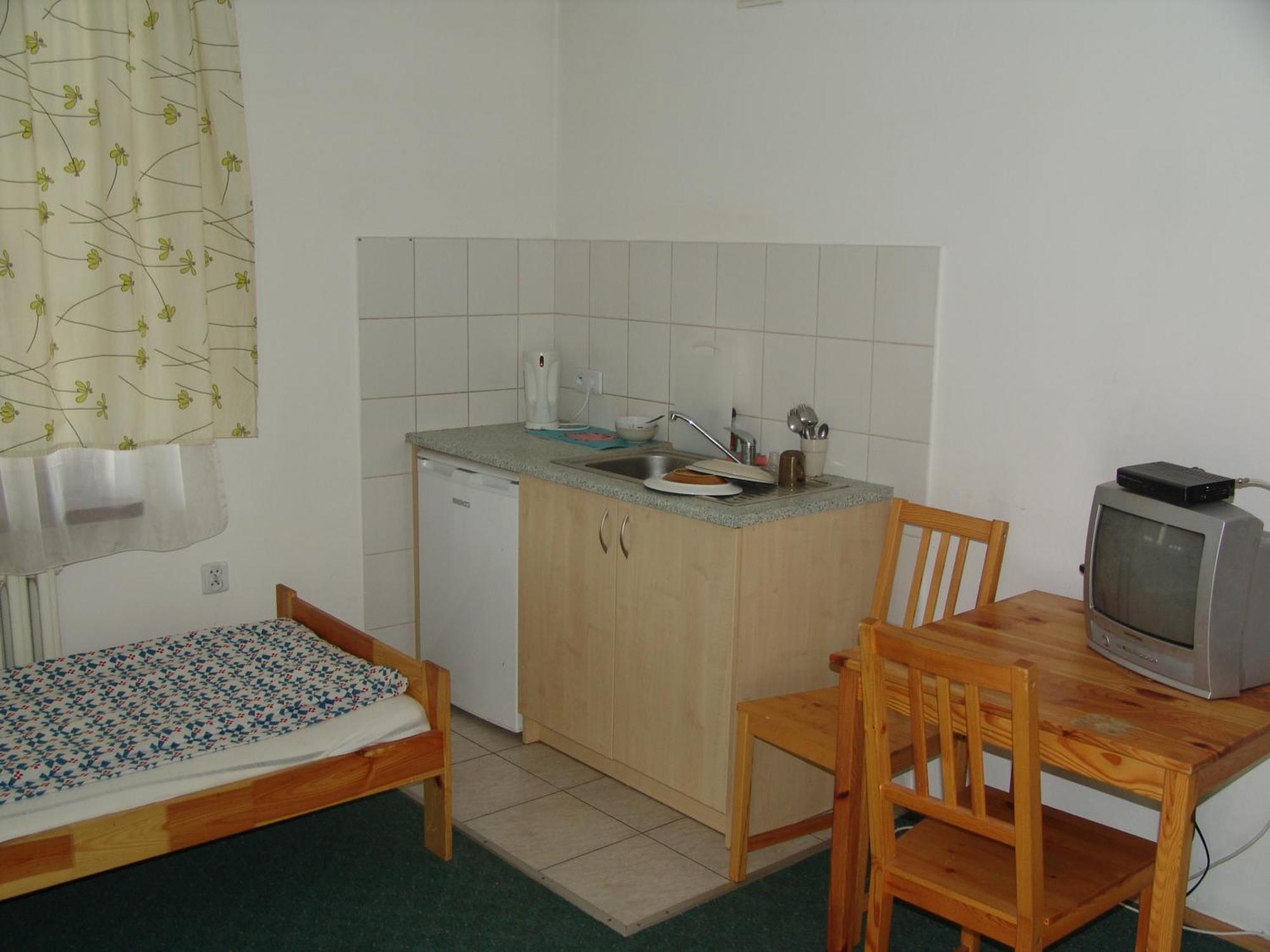 Hostel Victoria Краков Экстерьер фото